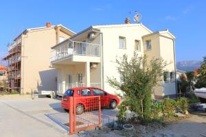 Apartments with a parking space Split - 18214