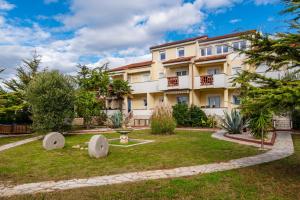 Apartments Strand