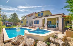 Pet Friendly Home In Naselje Muzini