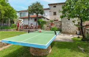 Lovely Home In Kanfanar With Kitchen