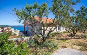 Cozy Apartment In Vrbnik With Wifi
