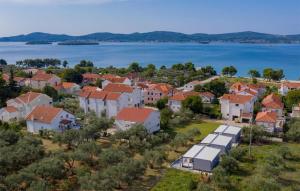 Amazing Home In Sveti Filip I Jakov