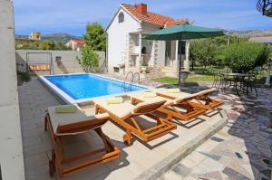 Apartment Ana with private pool