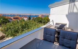 Gorgeous Apartment In Stinica With Wifi