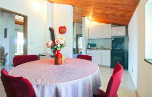 Gorgeous Apartment In Premantura