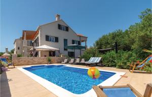 6 Bedroom Stunning Home In Lumbarda