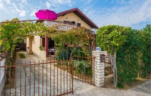 Awesome Home In Sabunike-Privlaka With Kitchen