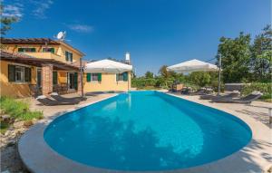Nice Home In Rezanci With Wifi