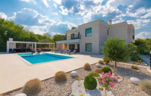 Amazing Home In Grubine With Sauna