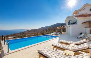 4 Bedroom Stunning Home In Poljane
