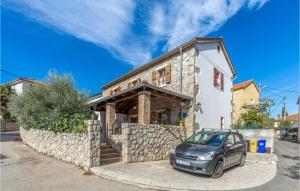 Awesome Home In Malinska With Wifi