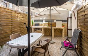1 Bedroom Stunning Apartment In Cres