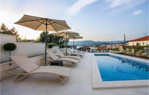 Amazing Home In Okrug Gornji