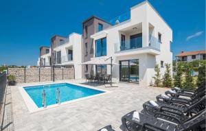 Lovely Home In Radmani