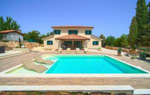 Villa Green Pearl