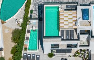 Stunning Home In Srima With Outdoor Swimming Pool