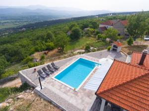 Villa Toni, villa in Imotski, private pool, barbeque, private parking