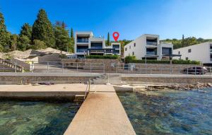 2 Bedroom Stunning Apartment In Omisalj