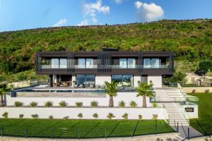 Luxury Exclusive Villa Panoramica near Labin - Rabac only 2 km from the beach with sea view and well
