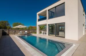 Luxury Villa Weiss - Malinska - Heated Pool - Central floor heating in Winter